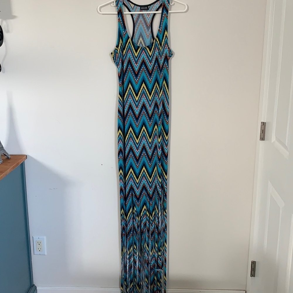 ALLOY APPAREL  MAXI DRESS SIZE M